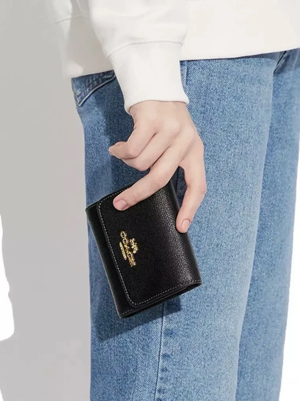 Coach- Black Leather Trifold Card Case with Gold Hardware